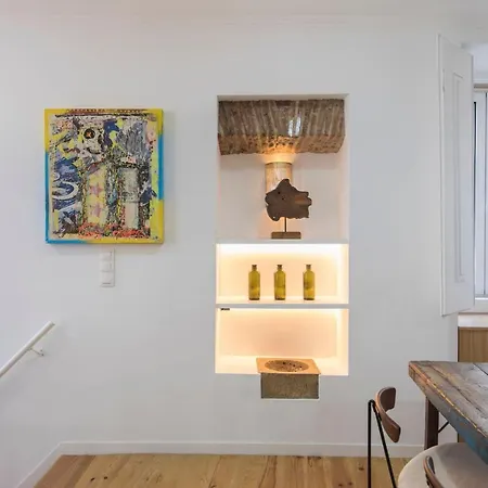Apartment Modern Art In The Heart Of Mouraria