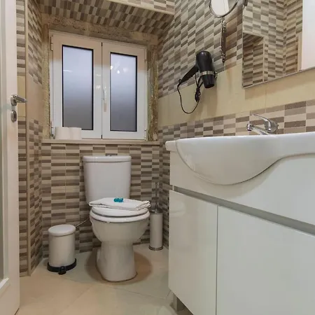 Apartment Modern Art In The Heart Of Mouraria *