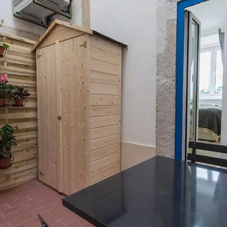 Appartamento Modern Art In The Heart Of Mouraria Lisbona